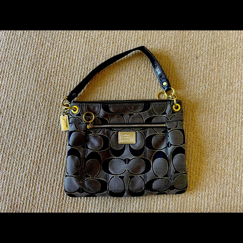 Great condition! Coach Poppy bag.